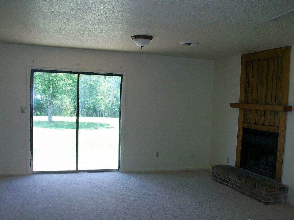 2nd image of 109 Meadow Trl