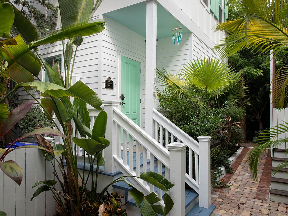 1st image of 1327 Whitehead St