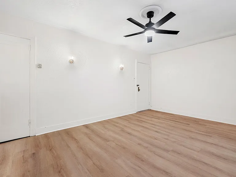 191 Morrison Dr #1 — Photo 2