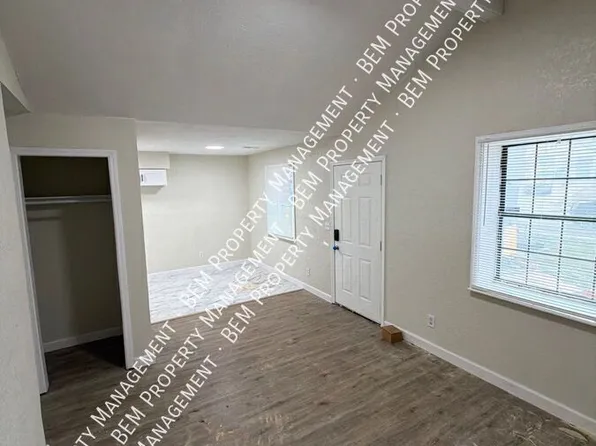 7127 Bales Ave, Kansas City, MO 64132