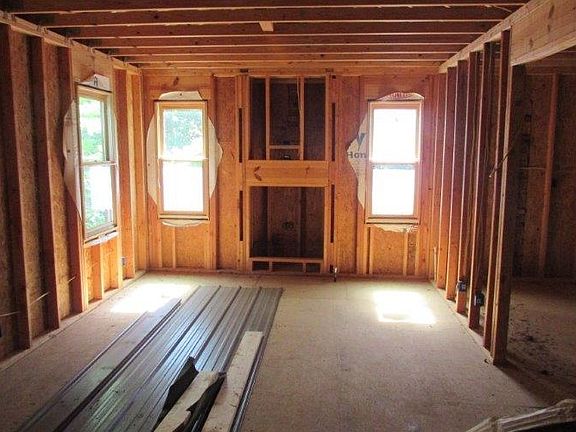4th image of 4485 White Oak Dr