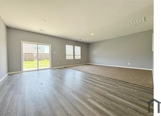 5 bed, 2605 sqft, $3,500 — Photo 3
