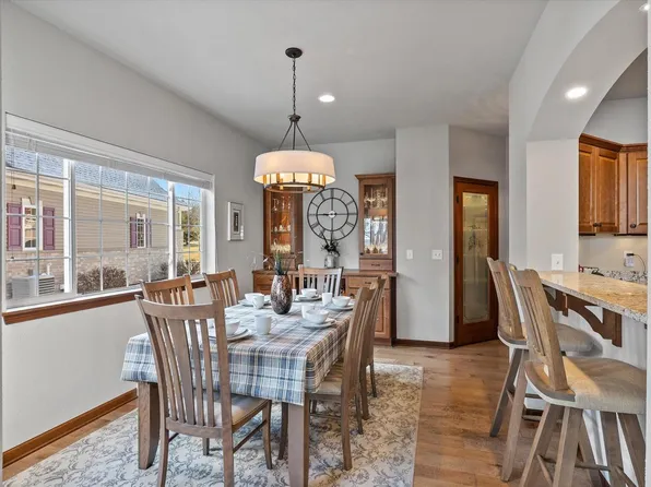 2321 Kayla DRIVE, Waukesha, WI 53188