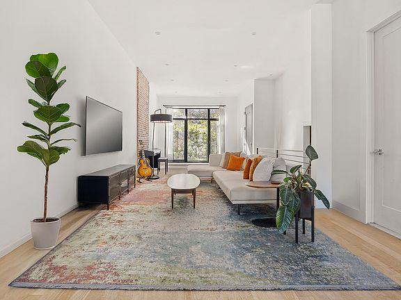 3rd image of 67 Jefferson Ave #1