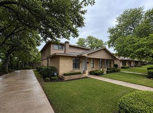 919-921 W Rochelle Rd, Irving, TX 75062
