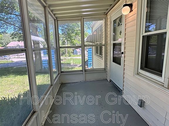 4th image of 6721 Hawthorne Ave