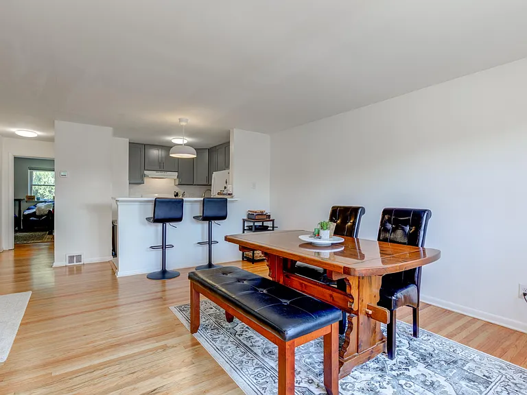 5485 Vicaris St #1 — Photo 3