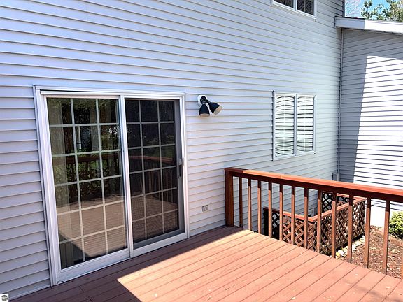 3rd image of 1517 E Gaylord St Unit B