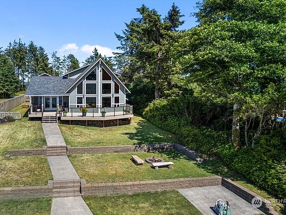 2nd image of 511 Duck Lake Drive SE