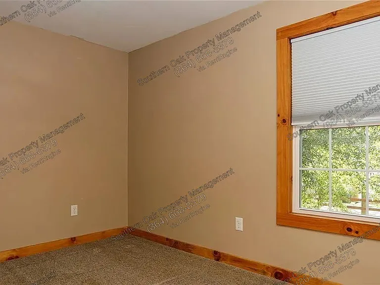 112 Aiken St — Photo 27