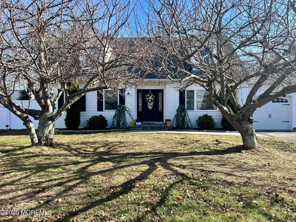 14 Hemlock Lane, Bayville, NJ 08721