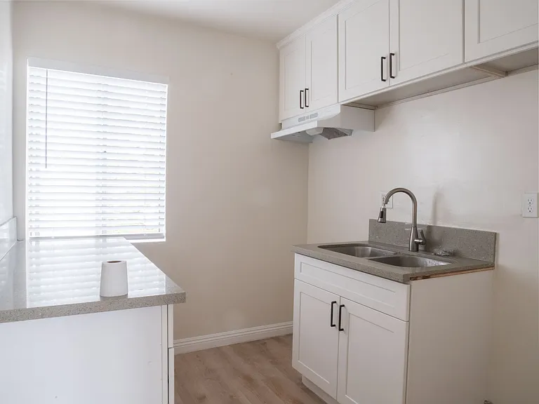 164333 Woodruff Ave #35 — Photo 3