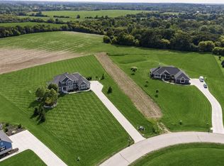 S109W24935 Overlook DRIVE, Mukwonago, WI 53149
