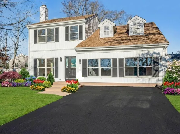 9 Glen Ct, Barnegat, NJ 08005