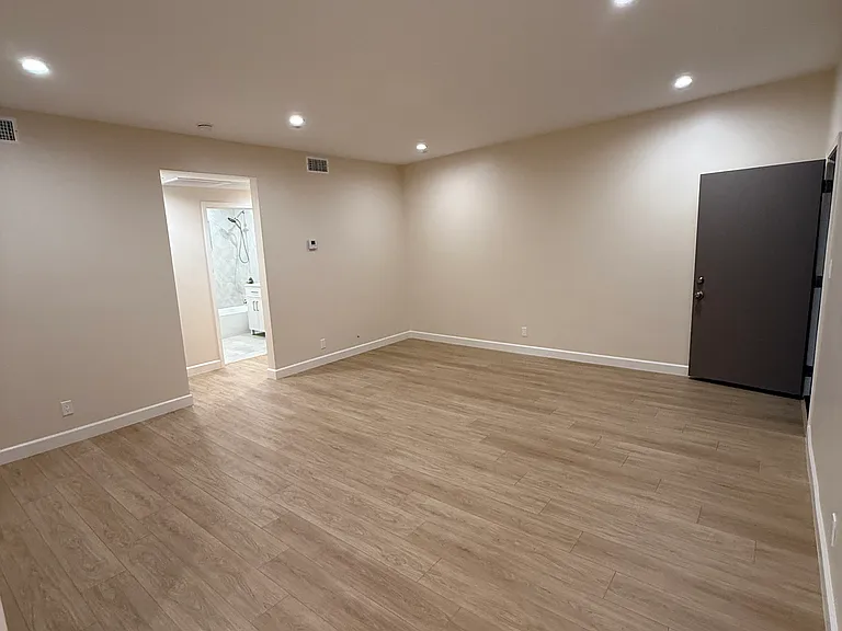 378 W Wilson Ave — Photo 8