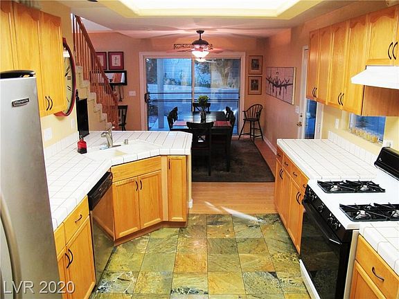 5th image of 8889 Cornwall Glen Ave