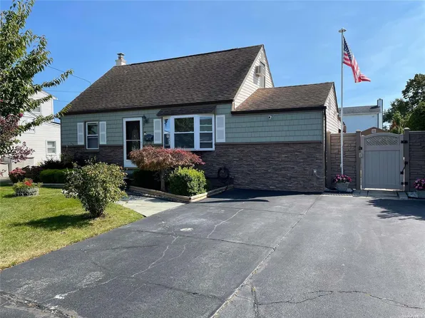 160 Marcy Street, West Babylon, NY 11704