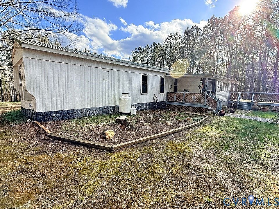 2nd image of 22876 Saint James Rd