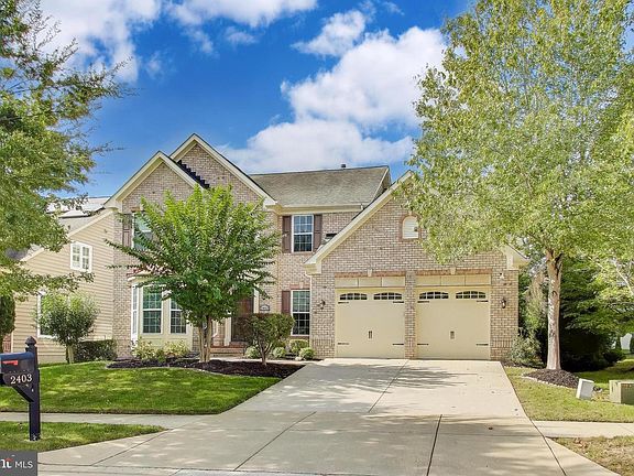 2nd image of 2403 Lake Forest Dr