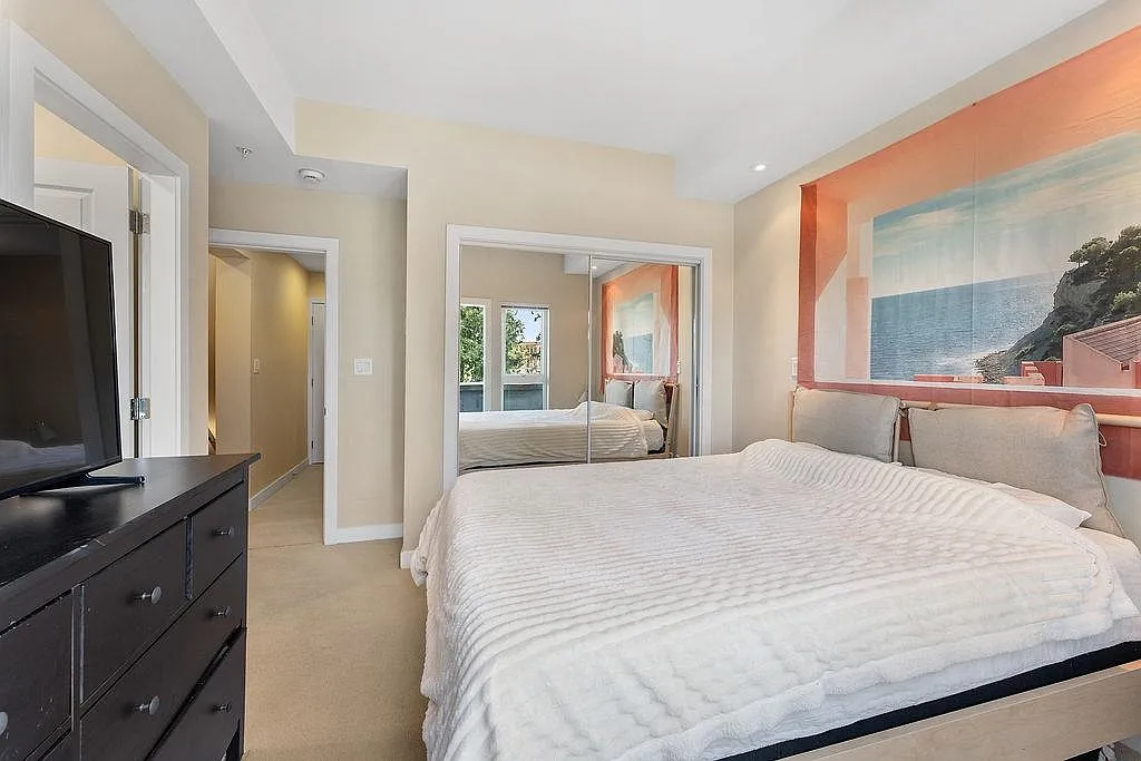 2 bed, 945 sqft, $2,880 — Photo 4