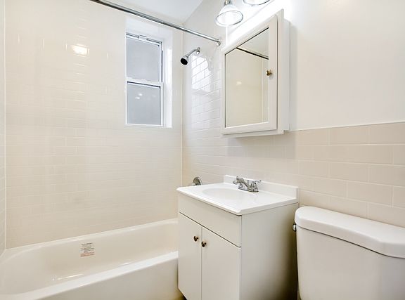 3rd image of 3049 Crescent St APT H2d3