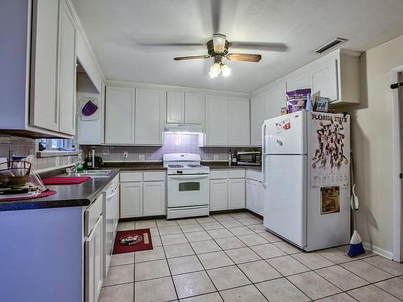 3rd image of 106 Chapel Dr #A