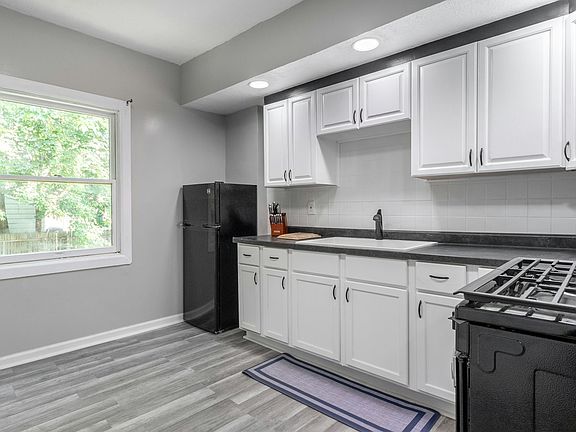 3rd image of 3797 W 38th St #A