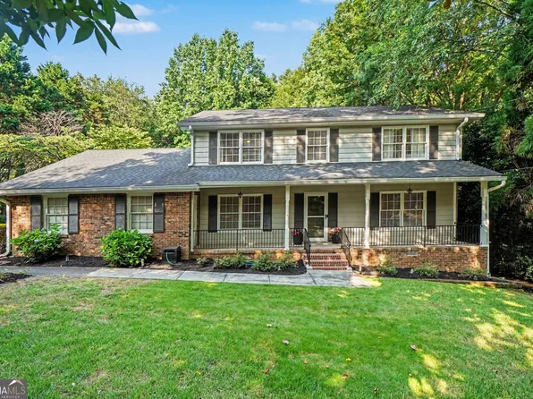 5038 Heatherdale Ln, Dunwoody, GA 30360
