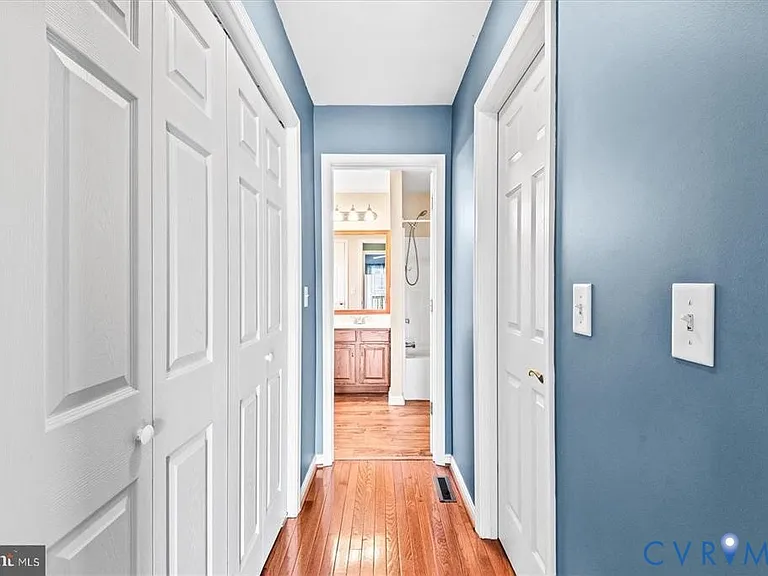 686 Lake Caroline Dr — Photo 32