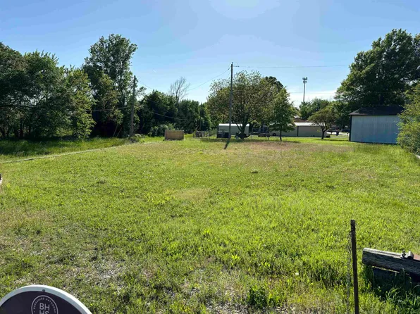 323 S Highway 77, Douglass, KS 67039