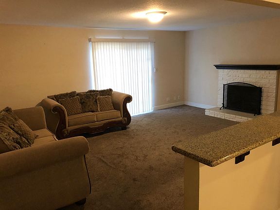 2nd image of 604 W Sussex Way