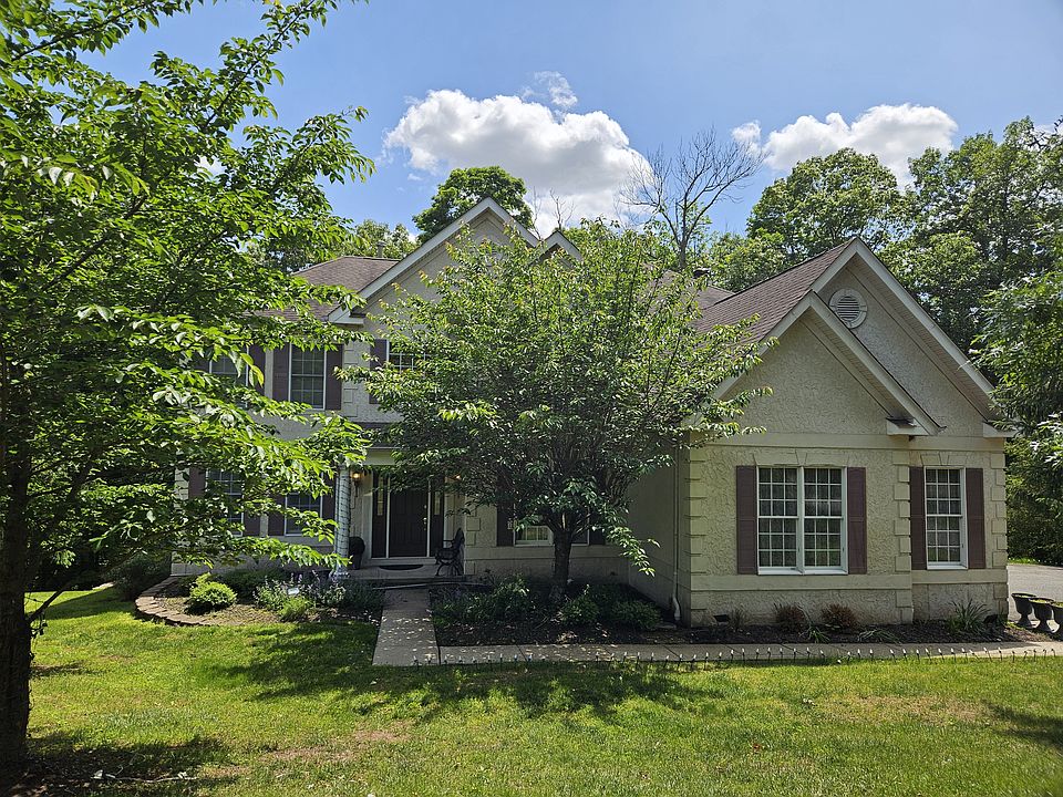 EXQUISITE 5-BR RENTAL PROPERTY IN THE HILLS OF BASKING RIDGE