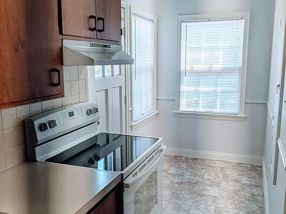 5th image of 3200 Sheridan Blvd #B