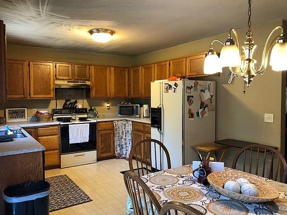 4th image of 3866 Sunny Wood Dr