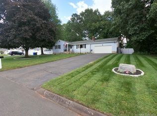 16 Lindsay Ln, Glastonbury, CT 06033