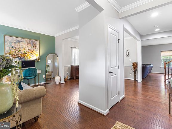 5th image of 4557 Cotswold Manor Loop