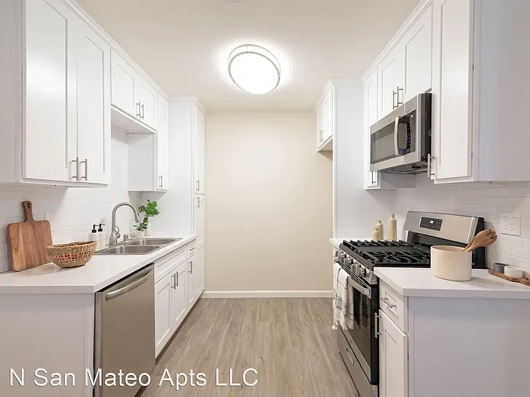 16 N San Mateo St — Photo 4