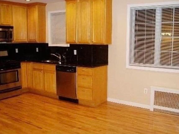 2nd image of 16104 Sanford Ave #3