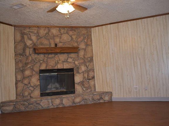 2nd image of 136 Pecan Ln
