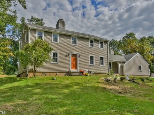 1 Carl Pl, Kinnelon Boro, NJ 07405