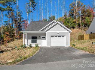 136 Northbend Dr, Asheville, NC 28804