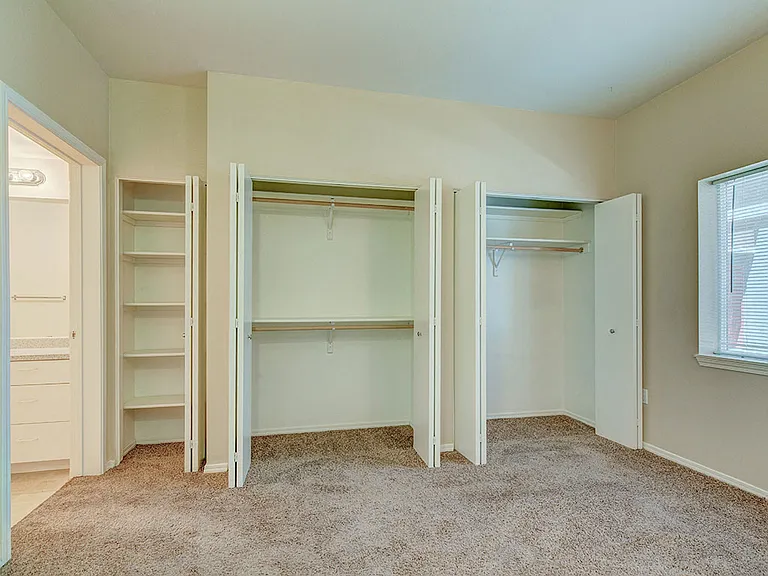 C.W. Moore Apartments — Photo 10