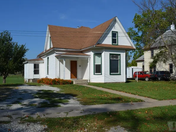 508 E Walnut St, Sigourney, IA 52591