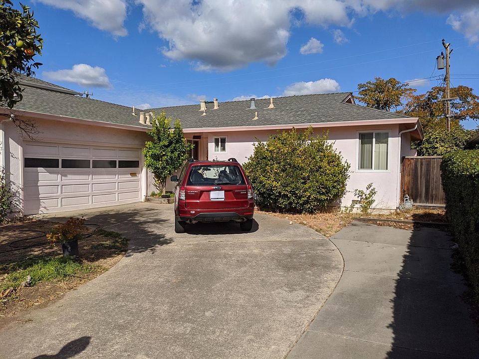 1st image of 19959 Lindenbrook Ln