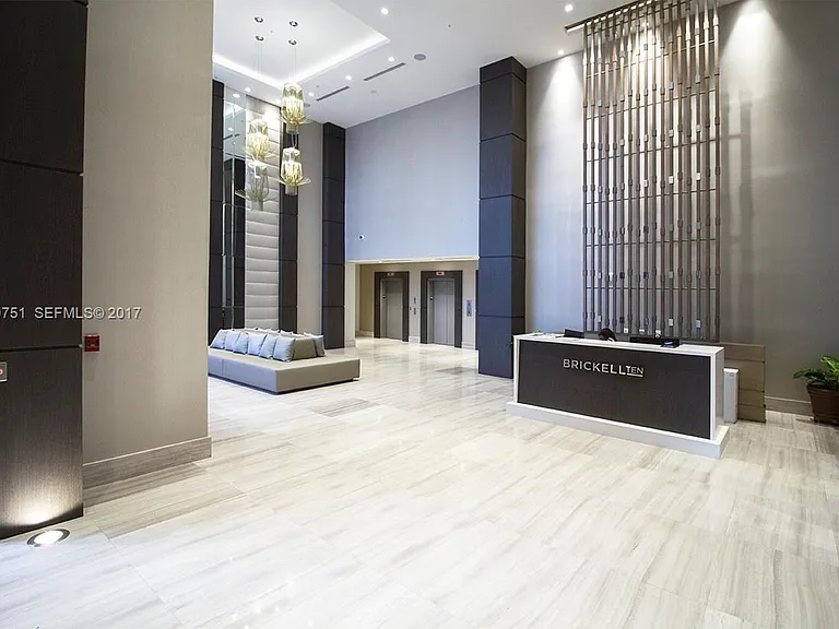 1010 SW 2nd Ave #1901 — Photo 14