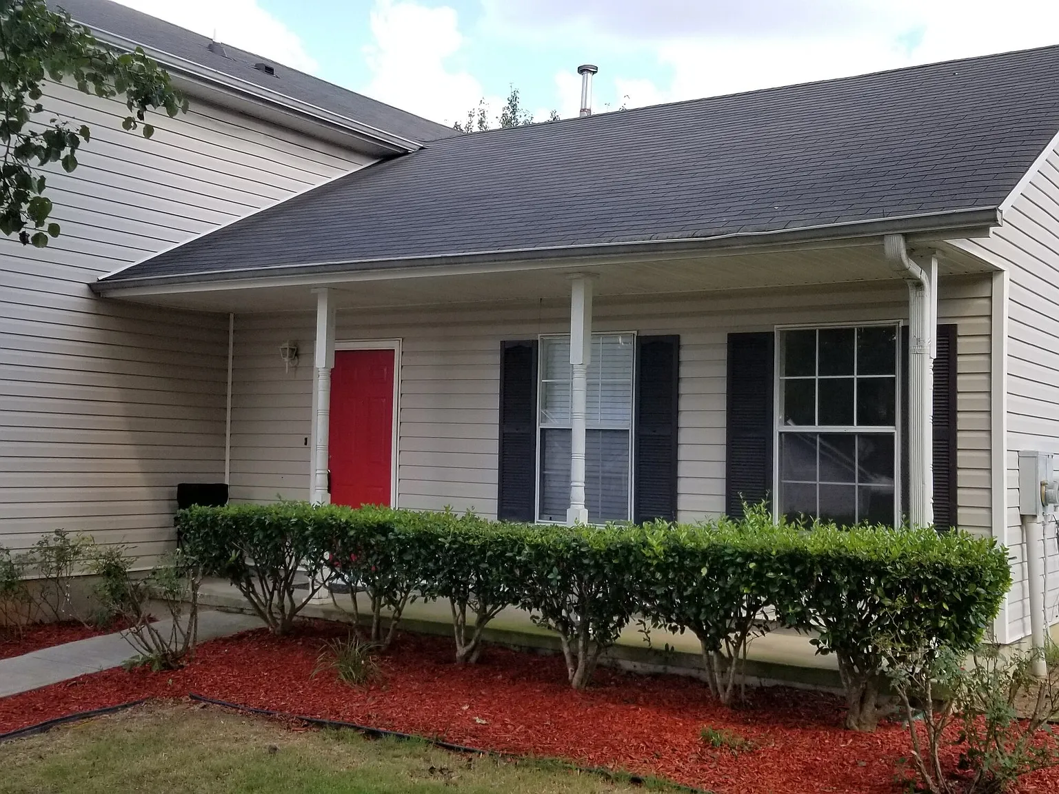 3 bed, 2.5 bath, 1674 sqft, $2,150 — Photo 1