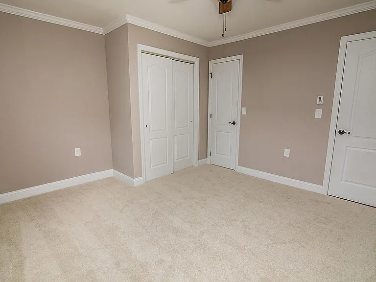 240 Cabrillo Blvd — Photo 6