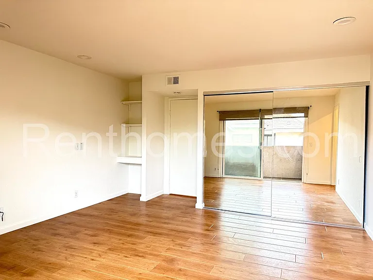 3745C Balboa Ter — Photo 24