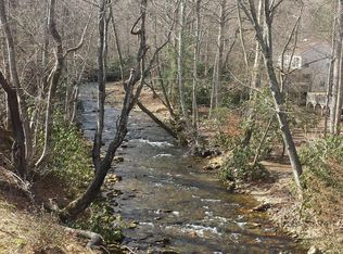 49 Riverside Villa Dr, Maggie Valley, NC 28751