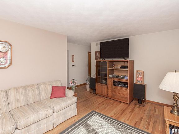4th image of 1424 E 33rd St